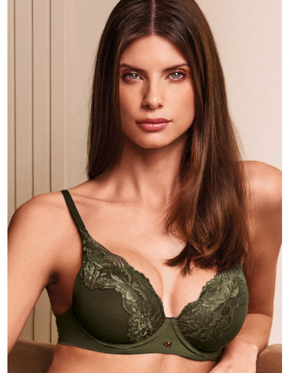 Cut out lace soft push-up bra. SATEN