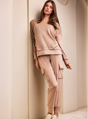 Long sleeve round neck pyjamas. LEISURE 2
