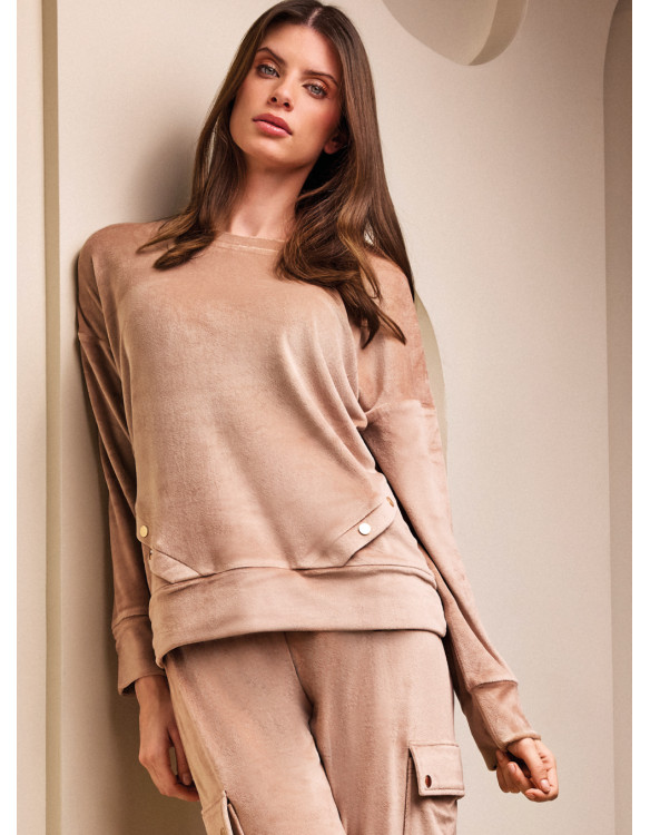 Long sleeve round neck pyjamas. LEISURE