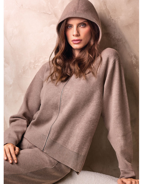 Maglia con cappuccio full zip. Serie LIVING