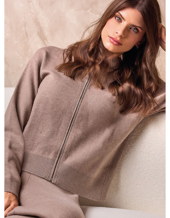 Maglia con cappuccio full zip. Serie LIVING