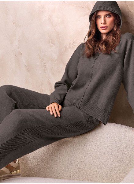 Maglia con cappuccio full zip. Serie LIVING