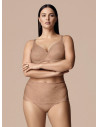 Slip vita alta DEA Lormar in pizzo tattoo color Honey, con microfibra e struttura contenitiva.