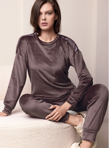 Tuta girocollo donna SHINY Lormar in soft velour con pantalone lungo con polsi e dettagli ton sur ton sulle spalle 2