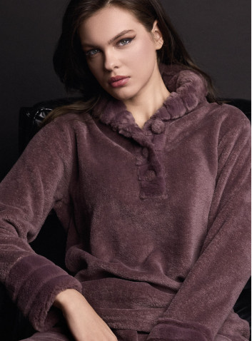 Pigiama serafino donna VISONE Lormar in coral supersoft con collo sciallato, polsi effetto pelliccia e pantalone lungo 2