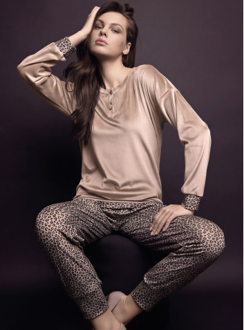 Lormar FANCY women’s grandad pyjamas in soft velour with plain top and animal-print cuffed pants 2