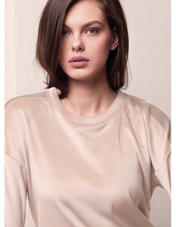 Round neck jacket and long pants with cuffs —...