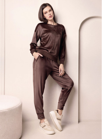 Lormar TARGET women’s soft velour long sleeve round neck jacket and long pants with pockets and ton sur ton lurex details